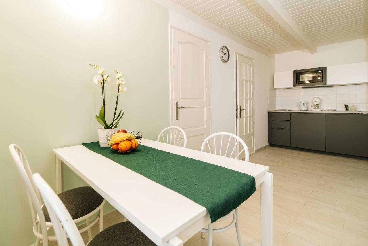 Topaz Apartmanhazak Balatongyorok Exterior photo