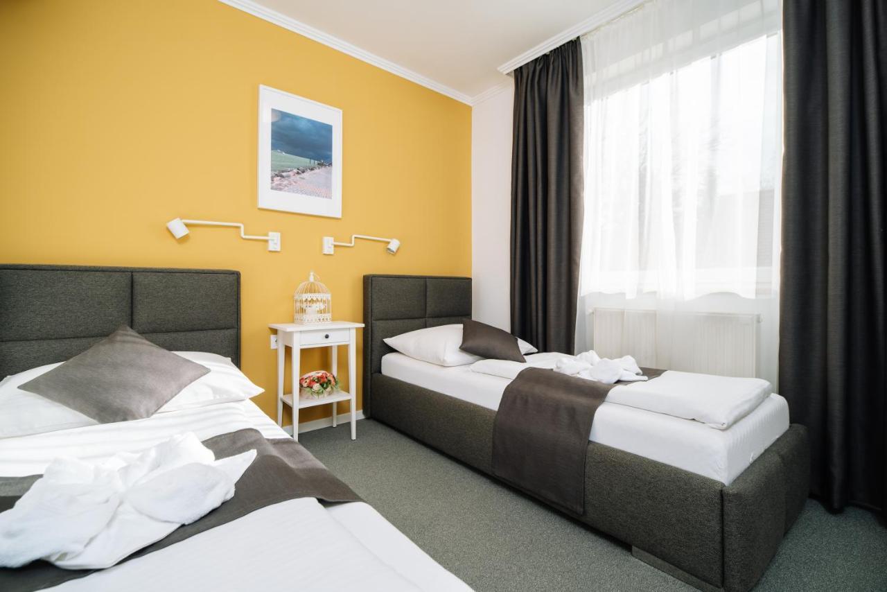 Topaz Apartmanhazak Balatongyorok Exterior photo