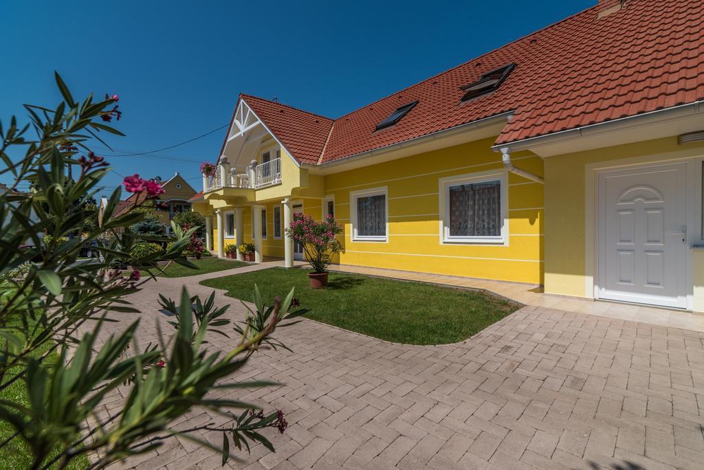 Topaz Apartmanhazak Balatongyorok Exterior photo